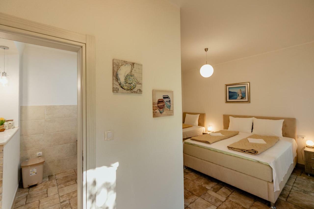 Bobana Apartments Donji Morinj Esterno foto