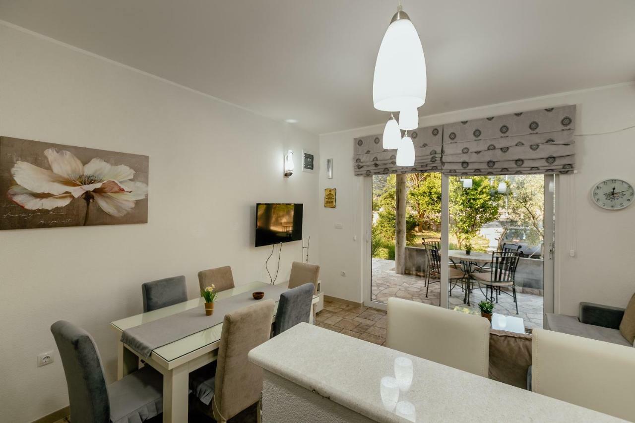 Bobana Apartments Donji Morinj Esterno foto